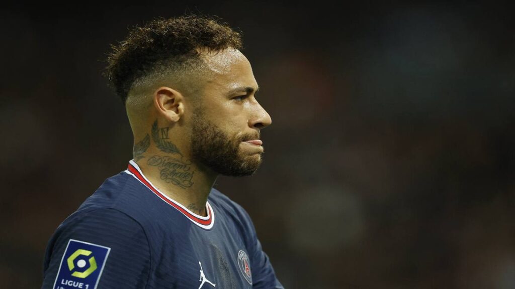 Se desarman los “galácticos” del PSG: Dos de sus principales figuras estarán a la venta