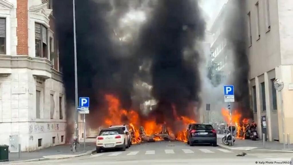 Fuerte explosión deja varios vehículos en llamas en la ciudad de Milán