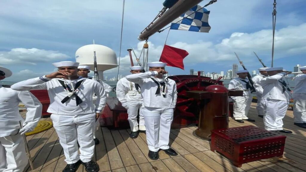 Buque Escuela Simón Bolívar toca tierra colombiana (Fotos)