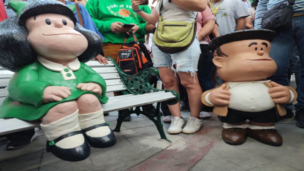 Esculturas de Mafalda y su amigo Manolito llegaron a Baruta (Foto)