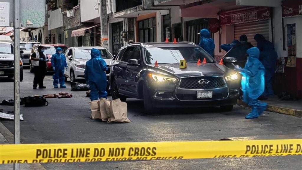 ¡DE TERROR! Dejan siete cuerpos desmembrados frente a una iglesia en México