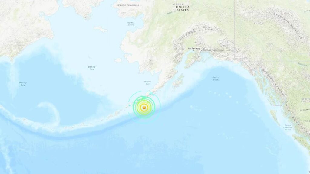 Alerta de tsunami tras un terremoto de magnitud 7,2 frente a la costa de Alaska