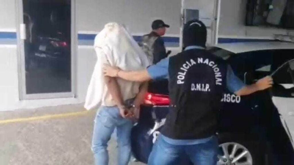 Venezolano vendía certificados médicos falsos en Panamá y terminó tras las rejas