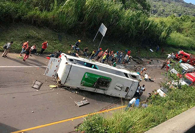 Accidente de tránsito en Colombia deja ocho personas fallecidas