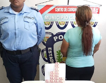 Presa buhonera por vender ilegalmente timbres fiscales