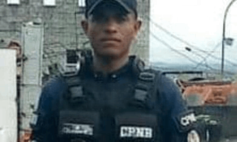 PNB intentó abordar a un hombre y fue baleado en el cuello: Murió en el Hospital