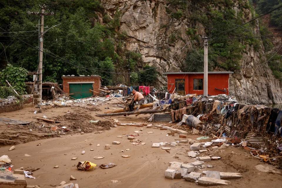 Fuertes lluvias ocasionan la evacuación de más de 3.000 personas en China (Video)