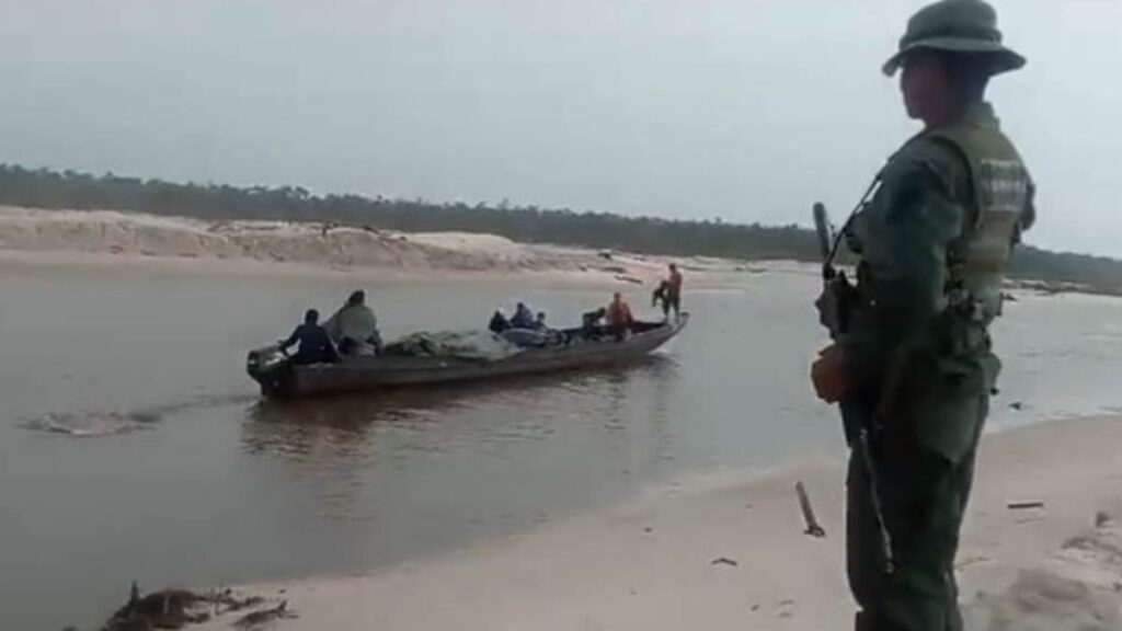 Más de 8.600 «mineros ilegales» han sido expulsados de la Amazonía (Video)