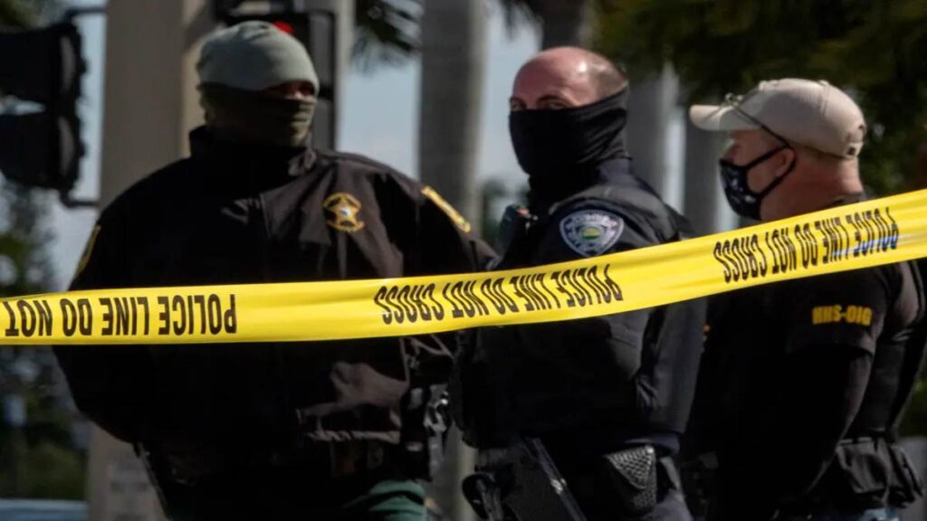 Un supremacista blanco mata a tres personas en un tiroteo en Florida y luego se suicida