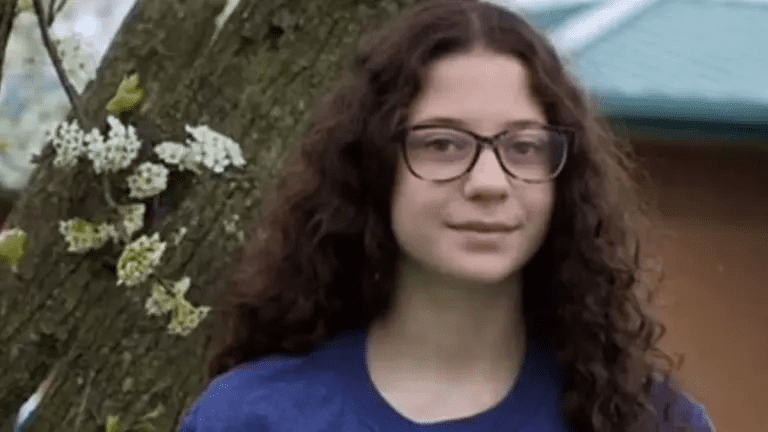 Escuela envió a joven drogada sola a casa y termina quitándose la vida