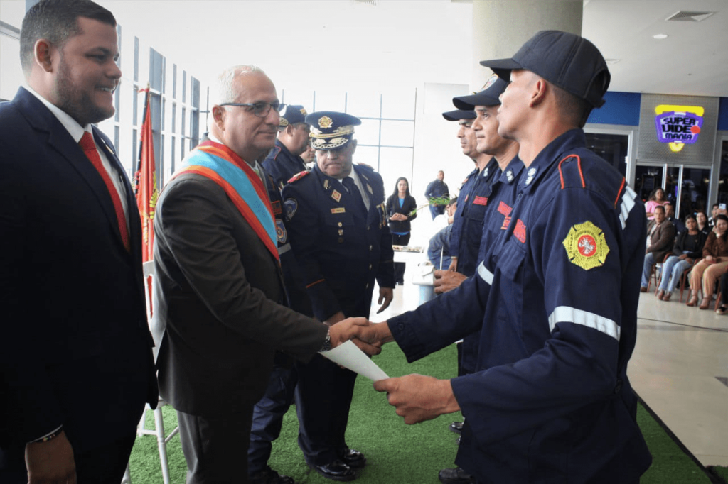Gustavo Fernández: “Los Bomberos de San Francisco son referencia nacional, apóstoles de la vida y dignos de admiración”