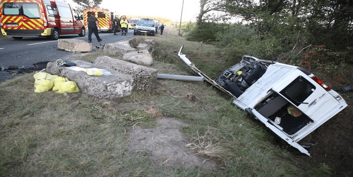 Muere un niño y cuatro resultan heridos tras accidente de minibus escolar en Francia