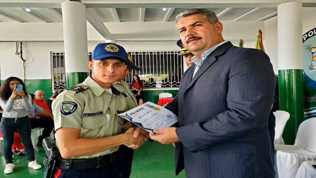 Luis Caldera en acto de ascensos y reconocimientos a funcionarios de Polimara : «tenemos una policía adiestrada con alta moral y ética» (Fotos)