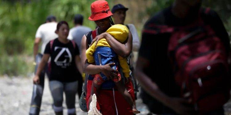 Panamá deportará a migrantes que ingresen irregularmente por la selva del Darién (Detalles)