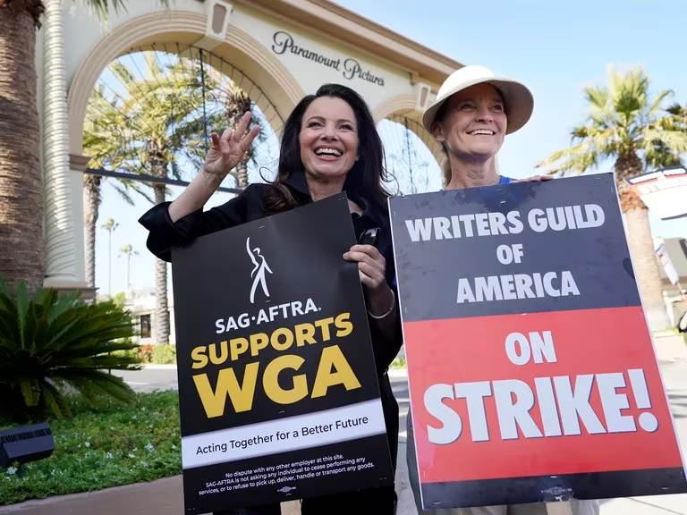 Estos fueron los acuerdos alcanzados tras finalizar la huelga de guionistas en Hollywood