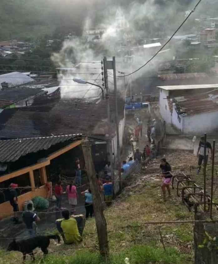 ¡Tragedia! Mueren dos niñas durante incendio de su vivienda