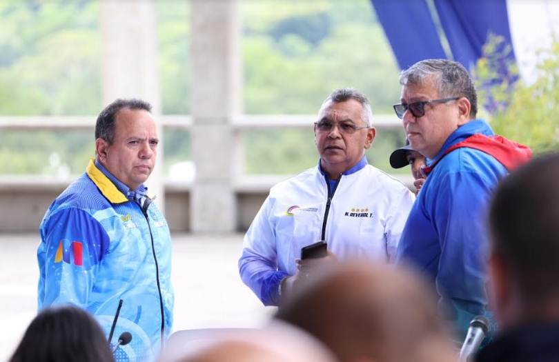 Ministro Marco Torres participó en encuentro entre responsables de energía eléctrica e hidrológicas del país (Fotos)