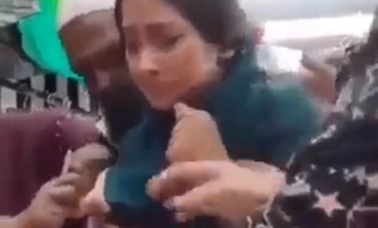 Una niña es obligada por sus padres a contraer matrimonio con un hombre de 40 años, ocurrió en Bangladesh (Video)