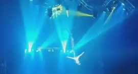 Impactante accidente de dos trapecistas en un circo captado en VIDEO