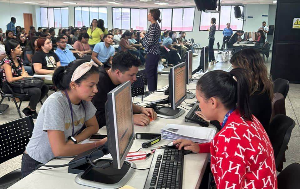 Programa JEL desmiente asignación de becas por correo electrónico