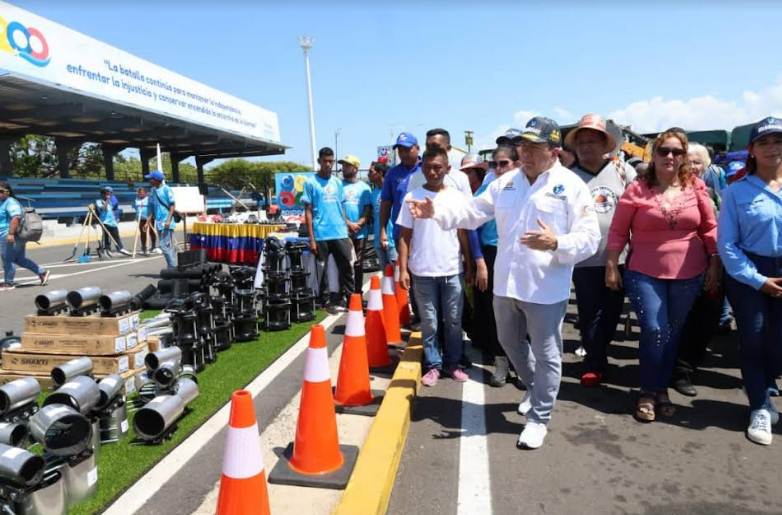 Ministro Marco Torres entregó equipamiento a Hidrolago para fortalecer 1×10 del Buen Gobierno (Fotos)