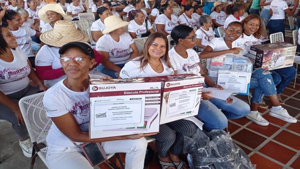 109 mujeres fueron beneficiadas gracias al Programa Nacional «Tejiendo Redes» (Fotos)