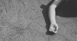 Tragedia en Texas: Niño se ahoga en parque acuático mientras su madre estaba distraída en su celular