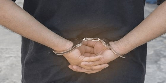 Hombre acusado de violar a hijastra en Oklahoma y tener cinco hijos con ella