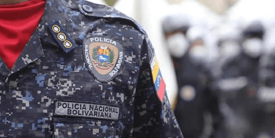Rescatan a un niño que cayó dentro de una alcantarilla en El Valle