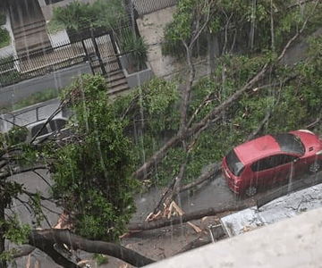 Fuertes lluvias en La Gran Caracas generan caos y cogestión vehicular (Fotos y videos)