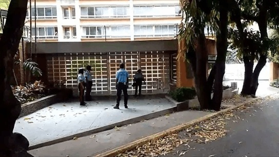 Revelan la causa de muerte de la familia encontrada sin vida en un apartamento en Los Chorros