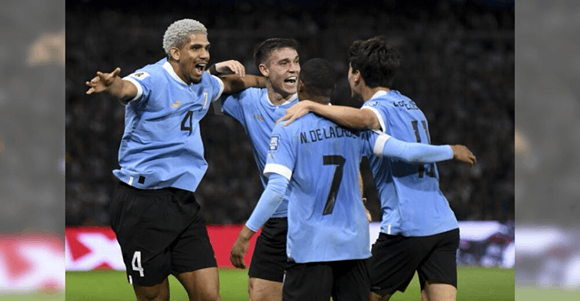 ¡PIERDE EL INVICTO EN LAS ELIMINATORIAS! Argentina cae ante Uruguay 2-0 en La Bombonera