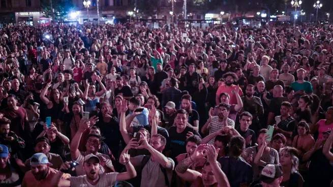 Cacelorazos en Argentina en contra del megadecreto de Javier Milei (VIDEOS)