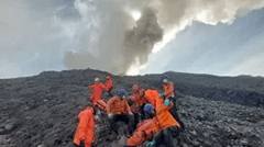 VIDEO: Así fue la erupción del volcán Merapi que dejó 22 alpinistas muertos en Indonesia