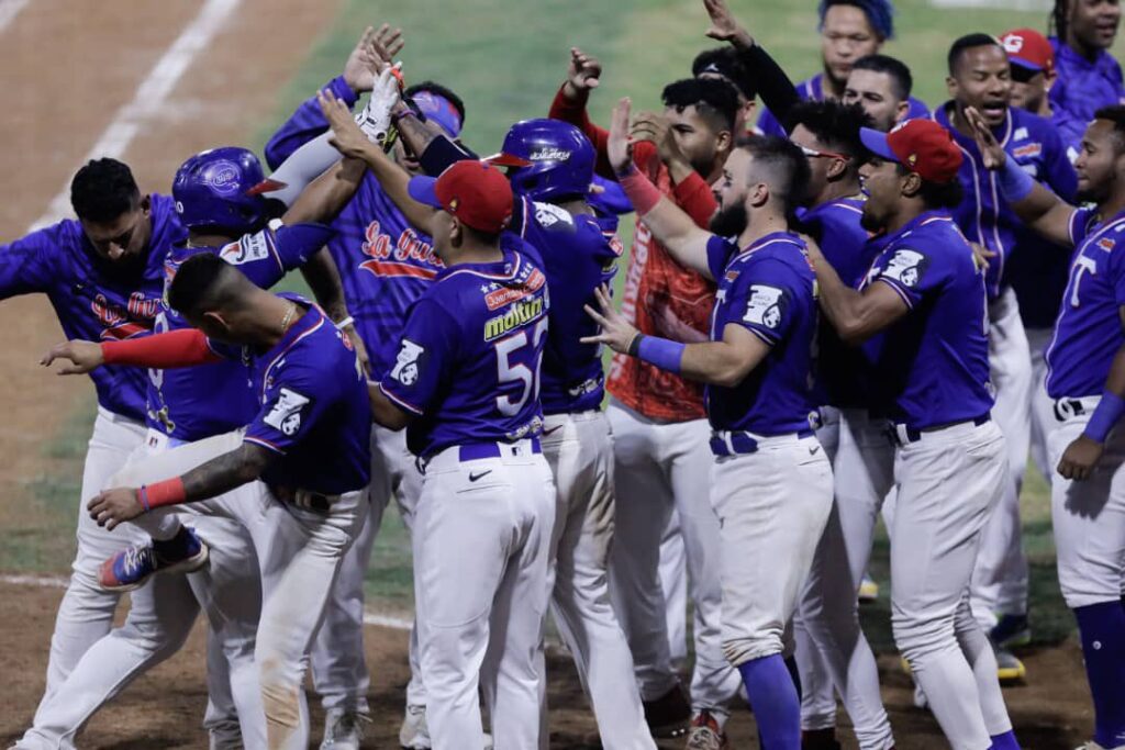 ¡Se acabo la sequía! Tiburones de La Guaira es el campéon de Venezuela