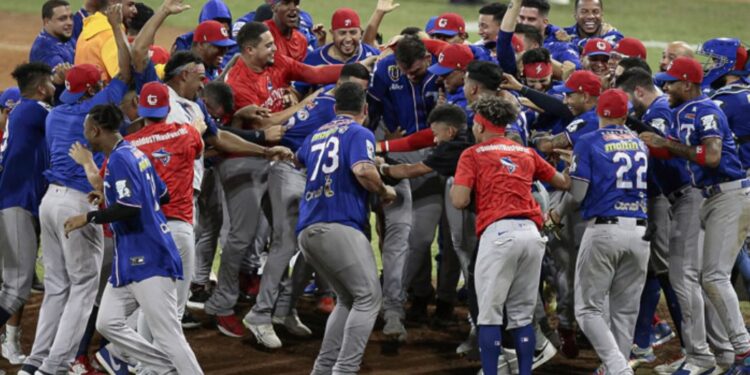 Se armó tángana entre Cardenales y Tiburones: Un jonrón de Maikel García y posterior perreo enardeció al equipo larense en la final (VIDEOS)