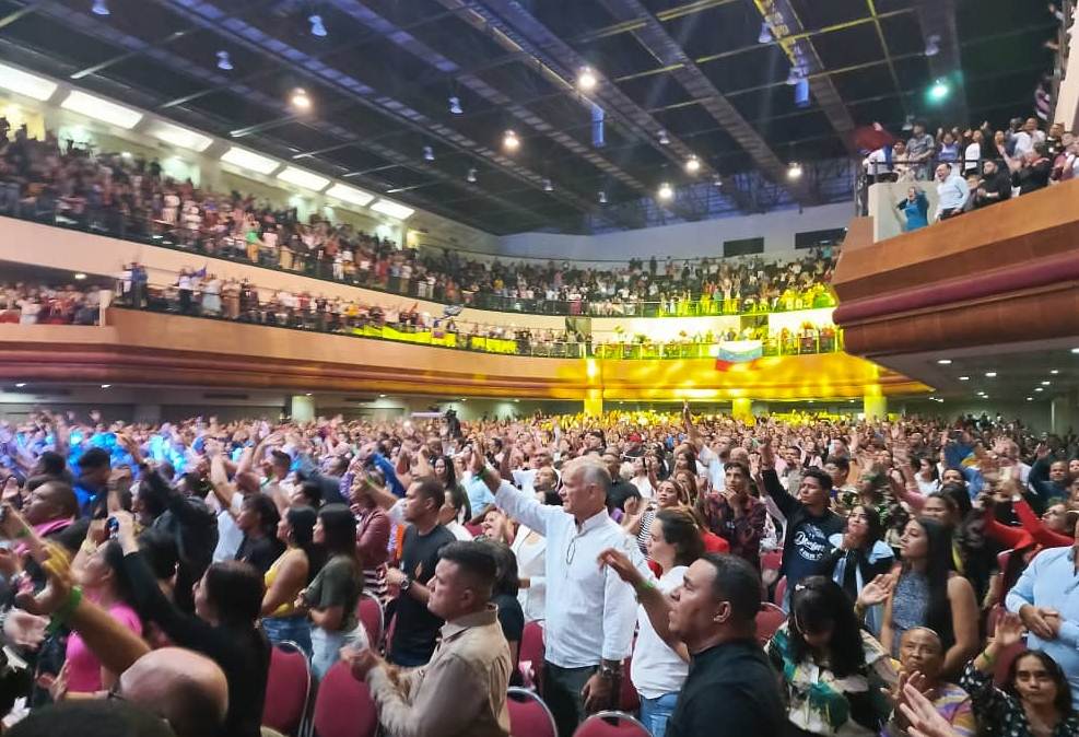 Más de 2.500 personas asistieron a la Cumbre Pastoral «Venga tu Reino» para alabar a Dios (FOTOS)