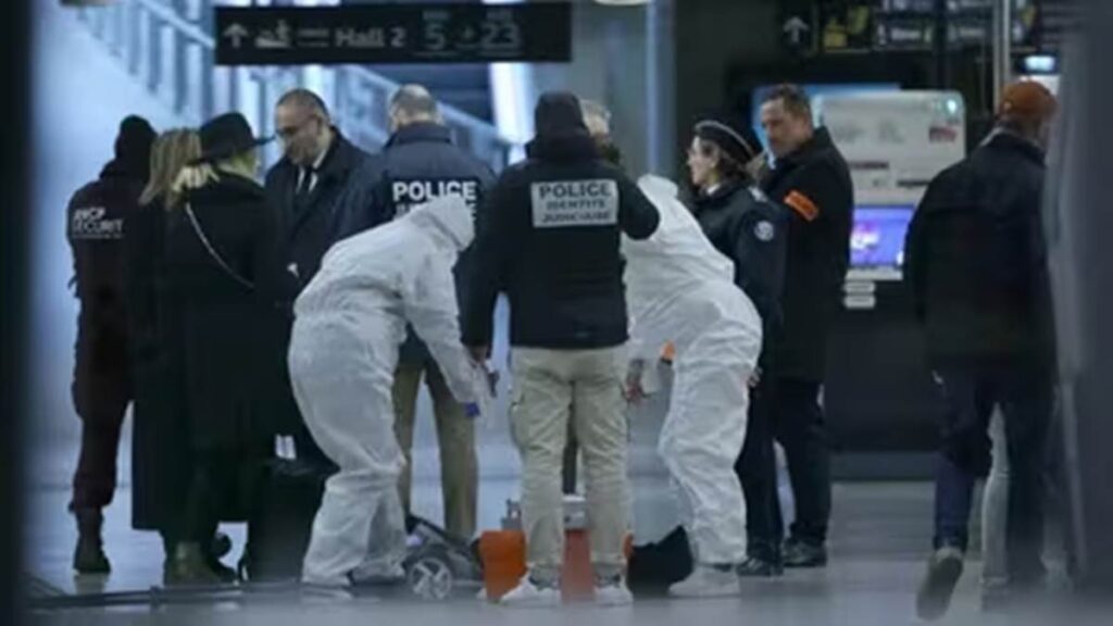 Tres heridos por un ataque con arma blanca en una estación de tren de París