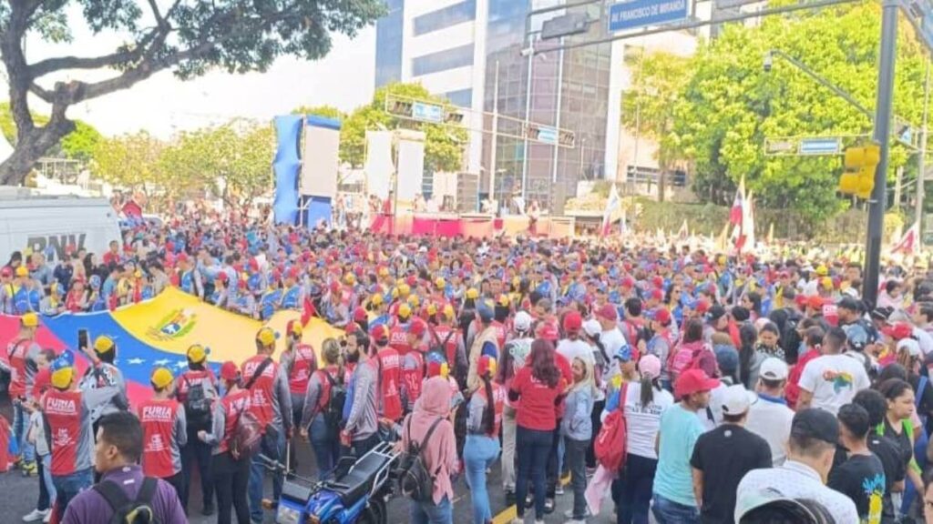 Oficialismo toma las calles con la Furia Bolivariana a 20 años del discurso antiimperialista de Chávez
