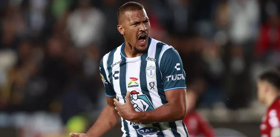 Salomón Rondón brilla en México con su primer doblete