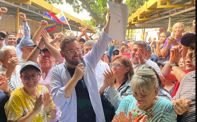 Antonio Ecarri llega al CNE para formalizar su inscripción como candidato presidencial (DETALLES)