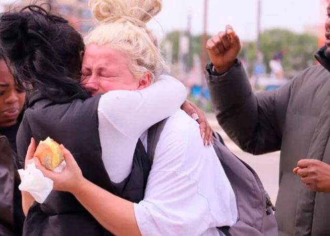 Jóvenes en Países Bajos reciben a Jesús con lágrimas en poderoso evangelismo de calle (VIDEOS)