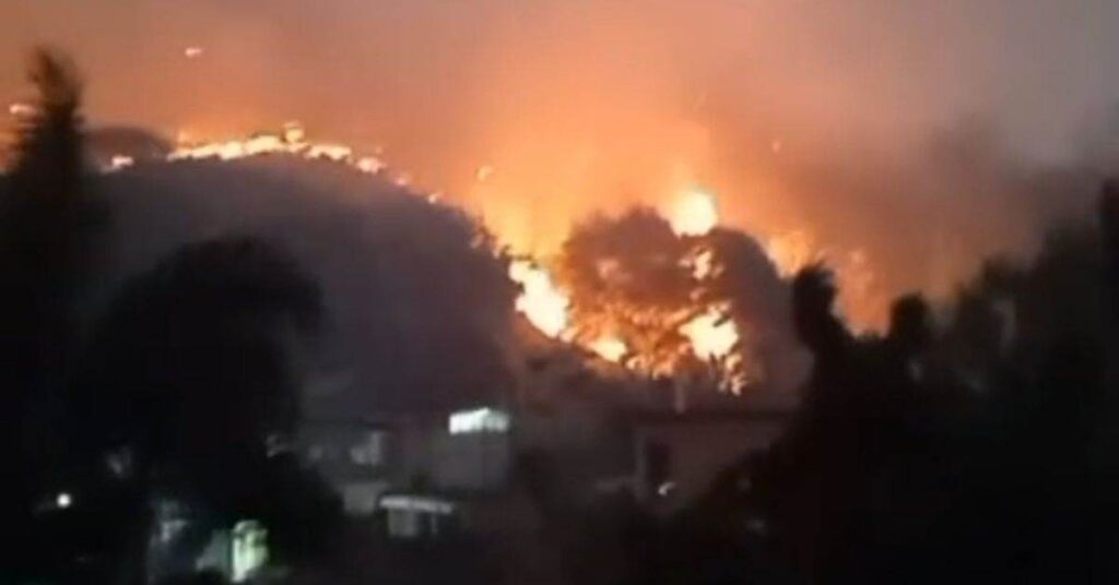Cierran paso hacia Ocumare de la Costa tras el incendio en el Parque Nacional Henri Pittier (+IMÁGENES)