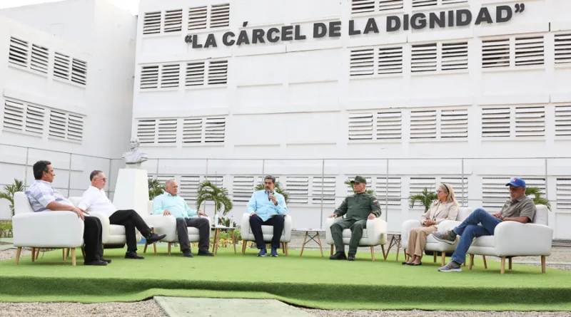 Presidente Maduro: “Los terroristas no nos van a sacar de las calles”