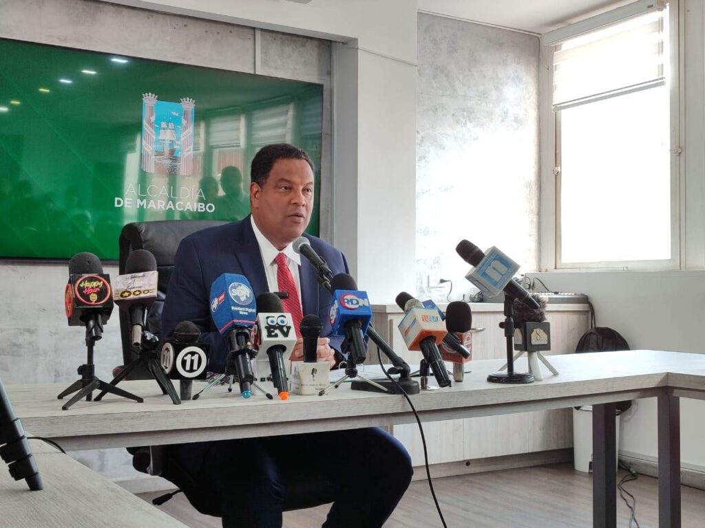 Rafael Ramírez: «No puede existir un procedimiento administrativo que vulnere los derechos políticos de algún ciudadano solamente por pensar distinto»