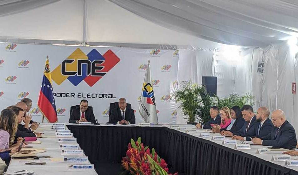 CNE crea comisión mixta para veedores internacionales para las elecciones presidenciales