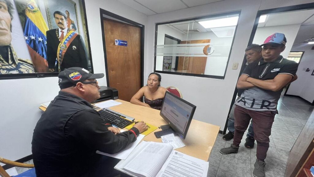 Funcionarios del INTT sancionan a conductor de transporte público: Esto pasó