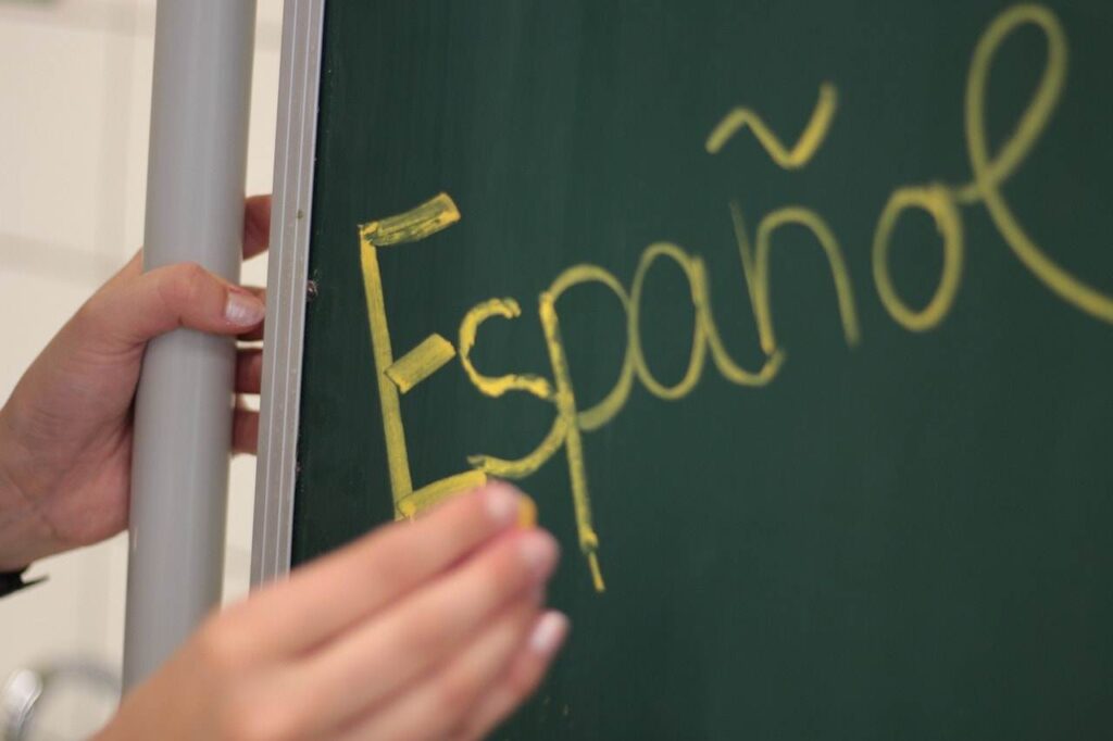 Buscan profesor de español en Texas y ofrecen $30 por hora (DETALLES)