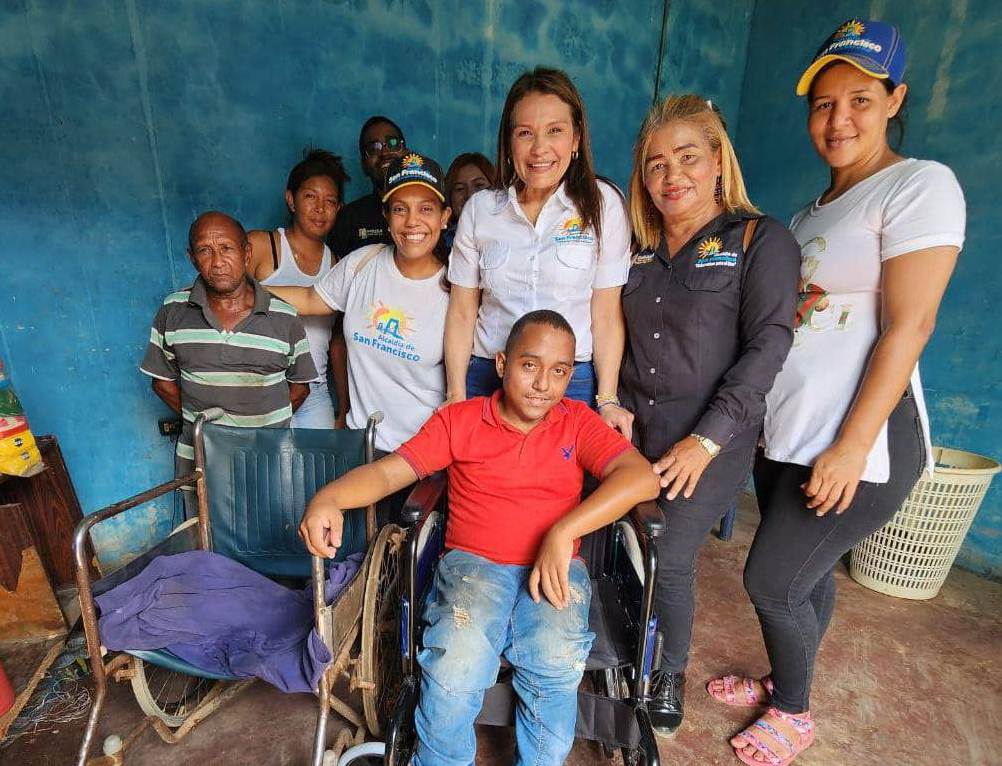 Primera dama de San Francisco entrega donativos a ciudadanos de comunidades vulnerables del municipio (FOTOS)