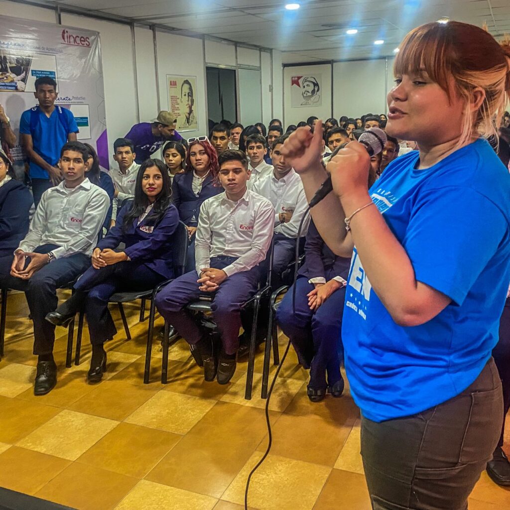 Viceministra de la Juventud Productiva y Trabajadora se reunió con 105 Aprendices Inces en Maracaibo